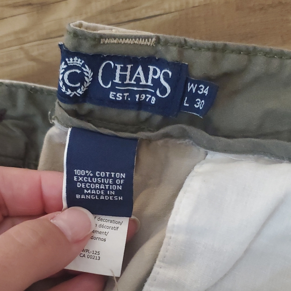 Chaps Men's Cargo Pants in Light Beige and Khaki - Picture 2 of 2